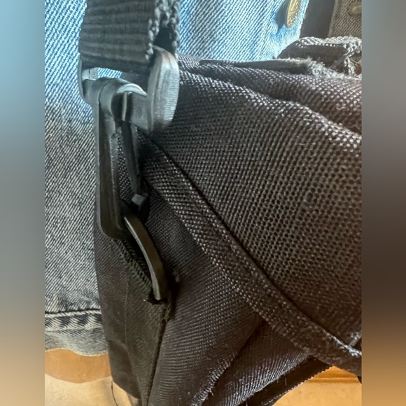 EUC unique gender neutral black triangular crossbody bag - Picture 8 of 15